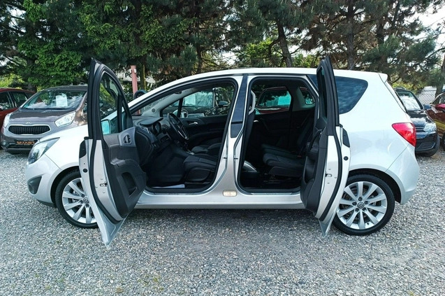 Opel Meriva cena 29900 przebieg: 117300, rok produkcji 2011 z Pasłęk małe 352
